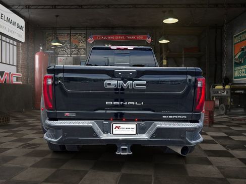 Used 2025 GMC Sierra 3500 Denali Ultimate AWD/4WD image 4