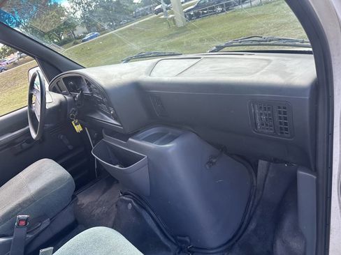 Used 1995 Ford E-250 and Econoline 250 image 10