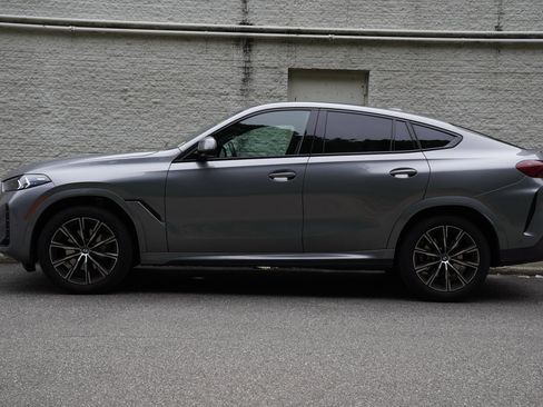 Used 2026 BMW X6 xDrive40i AWD/4WD image 3