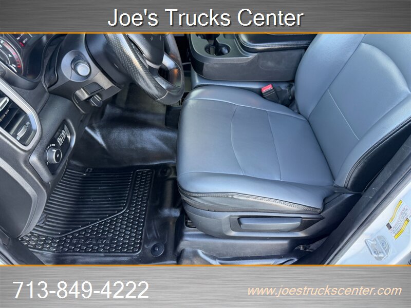 Used 2019 RAM 3500 Tradesman w/ Chrome Appearance Group RWD image 21