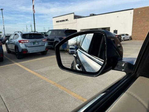 Used 2017 Land Rover Range Rover Evoque SE image 48