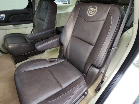 Used 2009 Cadillac Escalade Platinum image 27