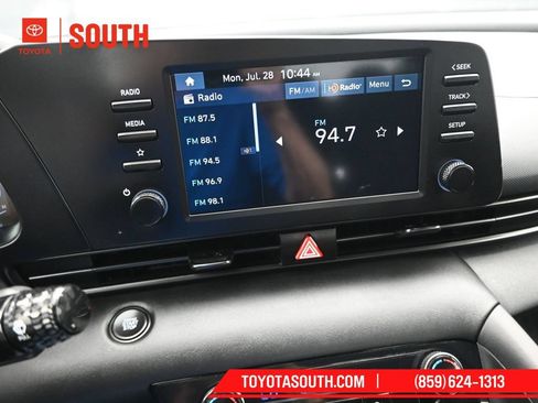 Used 2025 Hyundai Elantra Sport FWD image 13