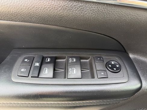 Used 2021 Jeep Grand Cherokee Limited image 25