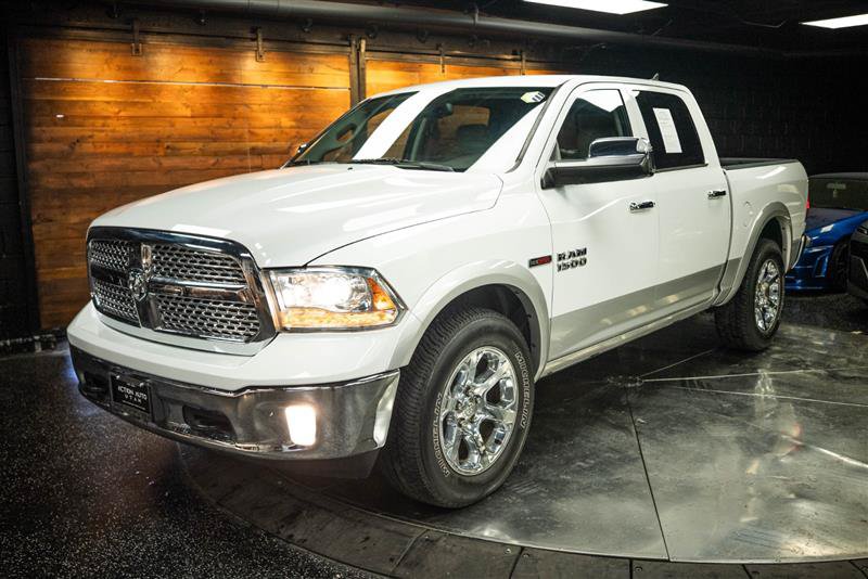 Used 2018 RAM 1500 Laramie w/ Convenience Group AWD/4WD image 2