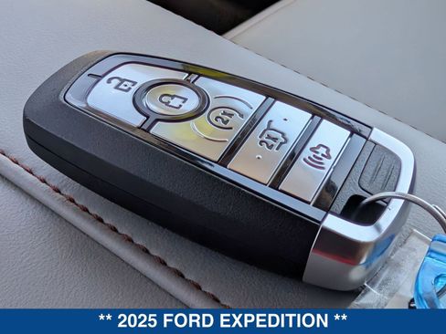 Certified 2025 Ford Expedition Active image 39