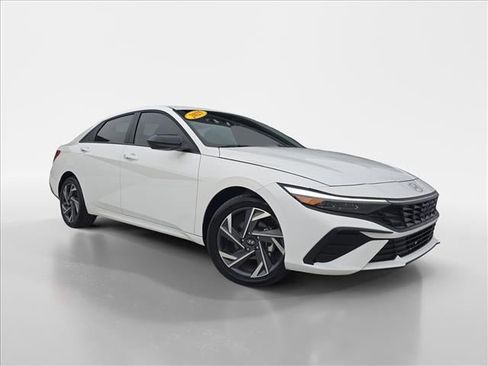 Certified 2025 Hyundai Elantra Sport image 1
