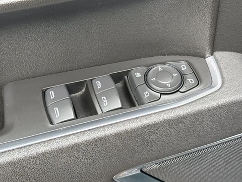 Used 2025 GMC Sierra 1500 SLT image 13