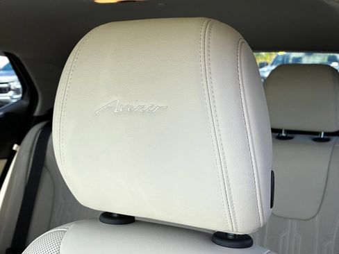 Used 2025 Buick Encore GX Avenir w/ Avenir Technology Package AWD/4WD image 12