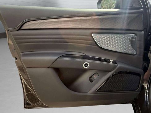 New 2025 Maserati Grecale GT image 17