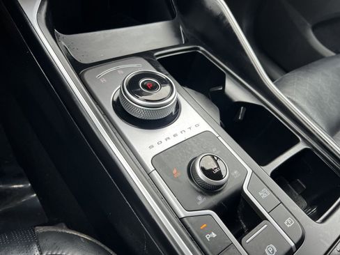 Used 2023 Kia Sorento EX image 22