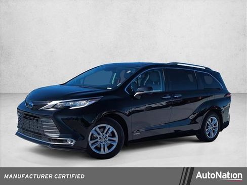 Certified 2021 Toyota Sienna Limited image 1