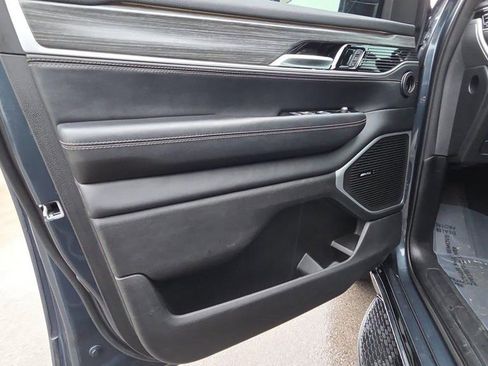 Used 2023 Jeep Wagoneer Series III w/ Preferred Equipment Group image 15