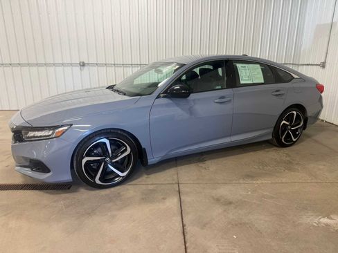 Used 2022 Honda Accord Sport image 2
