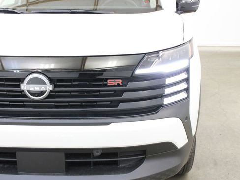 New 2026 Nissan Kicks SR image 8