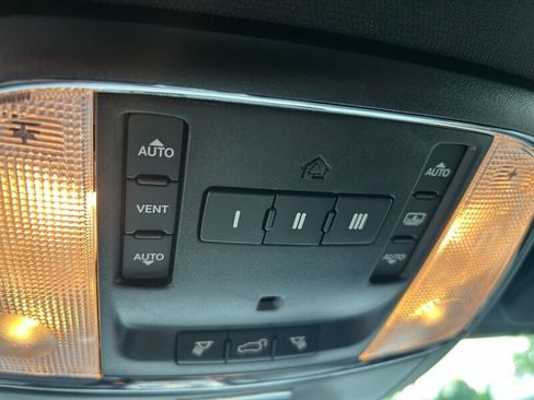 Used 2016 Jeep Grand Cherokee Limited 75th Anniversary AWD/4WD image 19