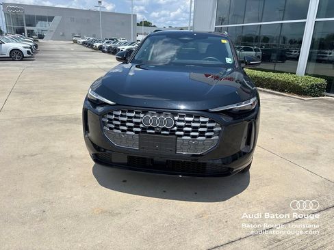 Used 2025 Audi Q5 Premium Plus w/ Premium Plus AWD/4WD image 2