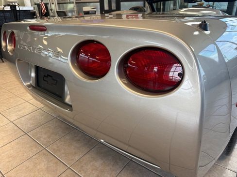 Used 1998 Chevrolet Corvette Convertible w/ Memory Pkg image 13