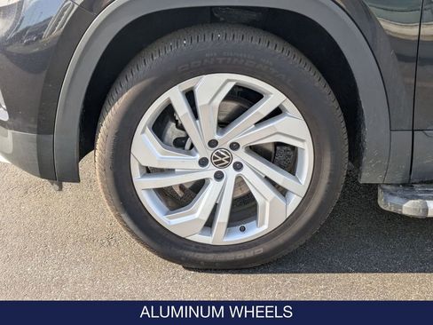 Certified 2021 Volkswagen Atlas SE image 11