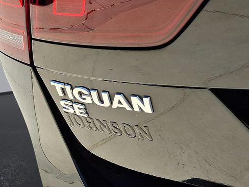 Used 2019 Volkswagen Tiguan SE w/ Panoramic Sunroof Package FWD image 29