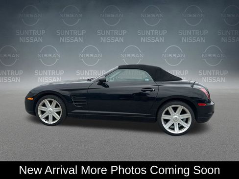 Used 2005 Chrysler Crossfire Convertible RWD image 2