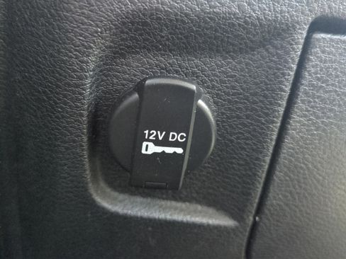 Used 2017 RAM 1500 Express w/ Express Value Package image 19