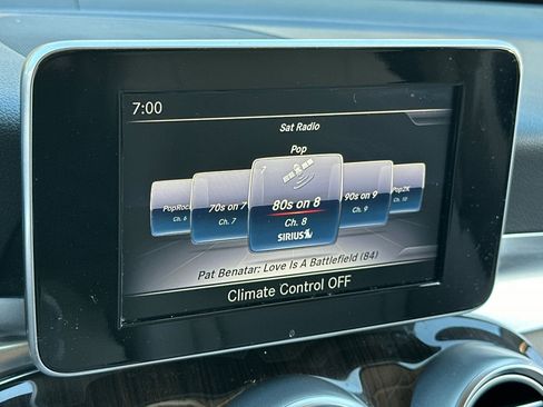 Used 2018 Mercedes-Benz GLC 300 4MATIC image 24