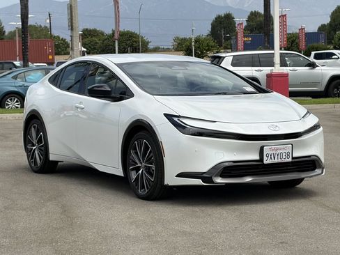 Certified 2026 Toyota Prius XLE FWD image 44