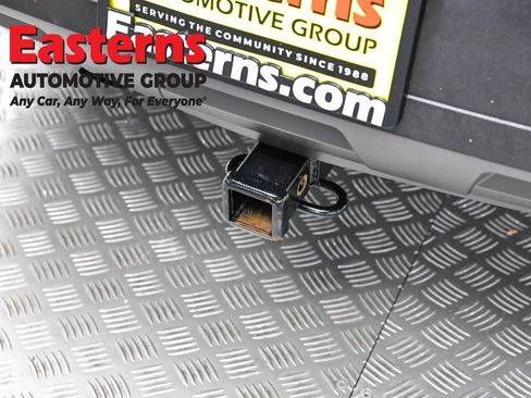 Used 2022 Nissan Pathfinder SV AWD/4WD image 23