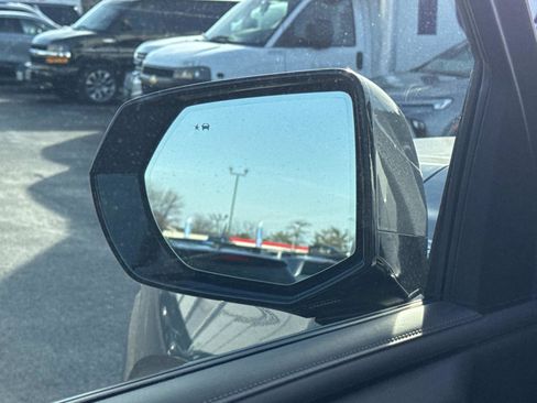 Used 2022 Chevrolet Tahoe Z71 w/ Luxury Package image 18