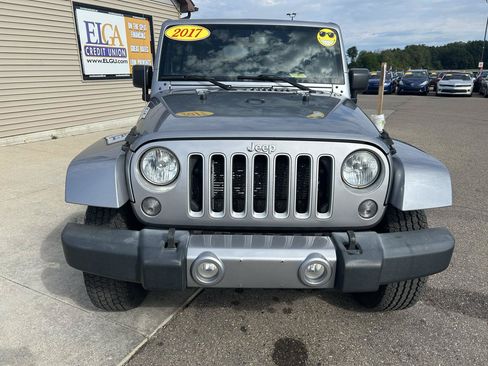 Used 2017 Jeep Wrangler Unlimited Sahara w/ Dual Top Group AWD/4WD image 2