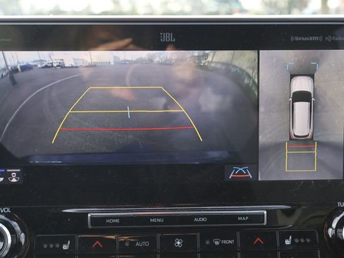 Used 2021 Toyota Highlander Limited image 11