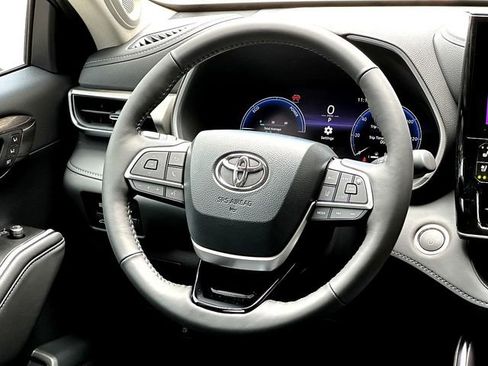 New 2026 Toyota Highlander Limited AWD/4WD image 24