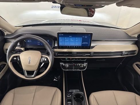 New 2026 Lincoln Corsair Premiere image 9