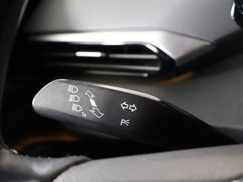 Used 2021 Volkswagen ID.4 Pro image 36