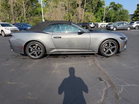 Used 2025 Ford Mustang Premium RWD image 5