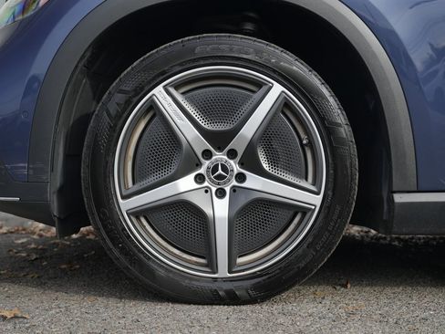 Used 2023 Mercedes-Benz EQE 500 4MATIC SUV image 13