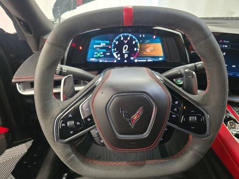 Used 2024 Chevrolet Corvette Stingray Premium Conv image 15