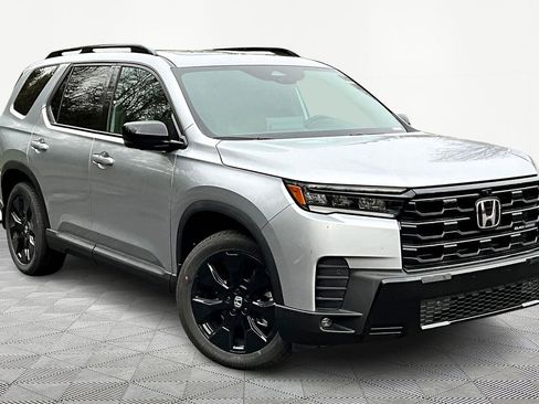 New 2026 Honda Pilot Black Edition image 3