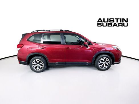 Used 2024 Subaru Forester Premium image 8