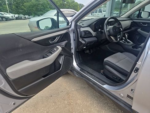 Used 2023 Subaru Outback Premium AWD/4WD image 32