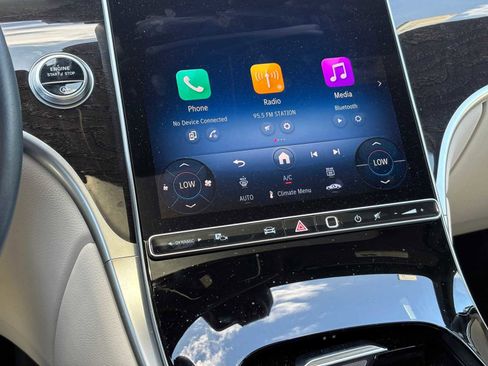 Used 2025 Mercedes-Benz GLC 300 image 18