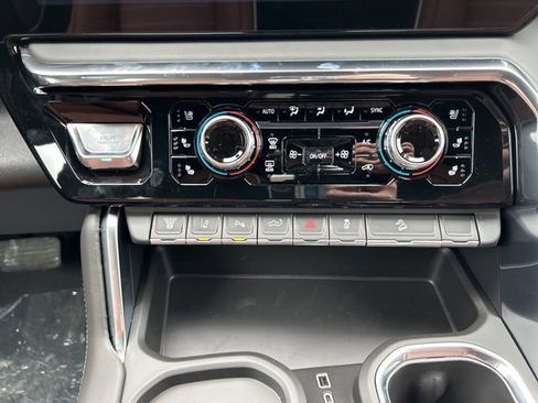 New 2026 GMC Sierra 2500 Denali Ultimate w/ Max Trailering Package image 16