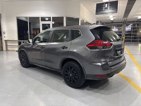 Used 2017 Nissan Rogue S image 4