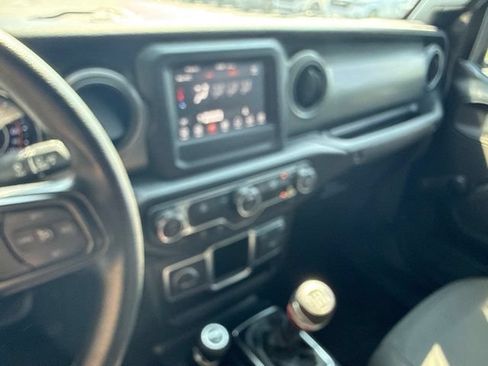 Used 2022 Jeep Gladiator Sport w/ Trailer Tow Package AWD/4WD image 16