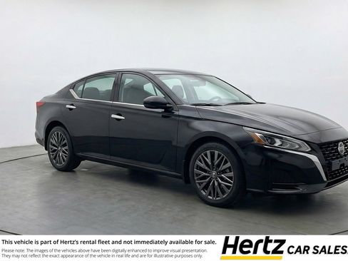 Used 2025 Nissan Altima 2.5 SV FWD image 1