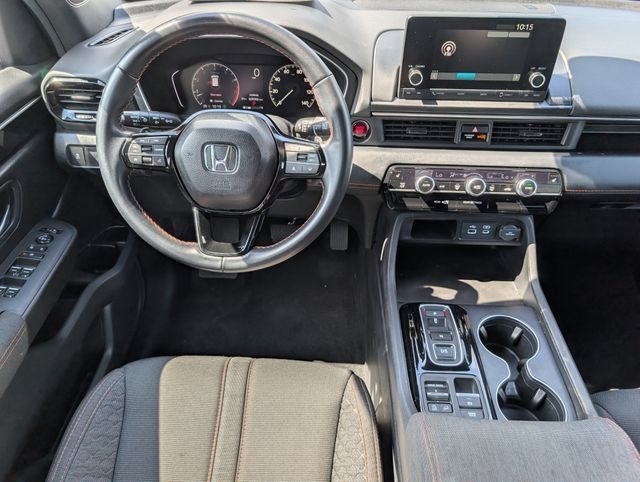 Used 2025 Honda Pilot Sport image 6