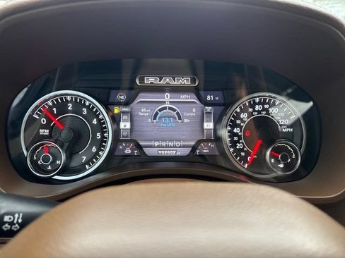 Used 2019 RAM 1500 Laramie AWD/4WD image 29