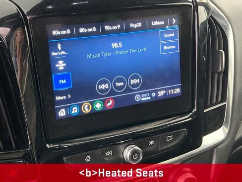 Used 2023 Chevrolet Traverse LT w/ Rear Camera Mirror Package image 3