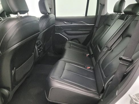 Used 2022 Jeep Grand Cherokee Limited 4xe image 18